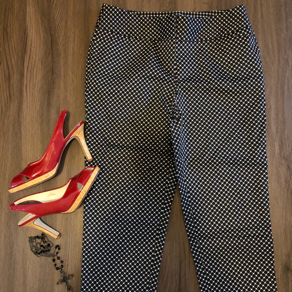 Misses Worthington brand Capri pants